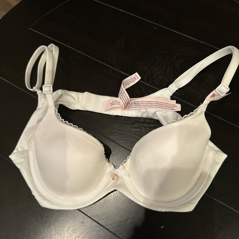 Victoria’s Secret Lightly Lined Bra 34A White - NWT